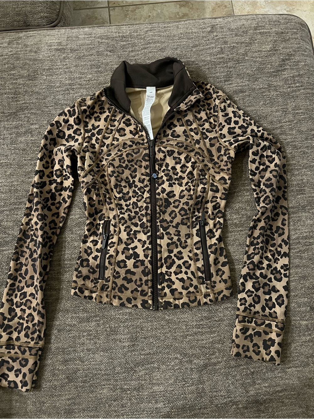 True Leopard Define Crop Jacket RARE - Picture 8 of 8